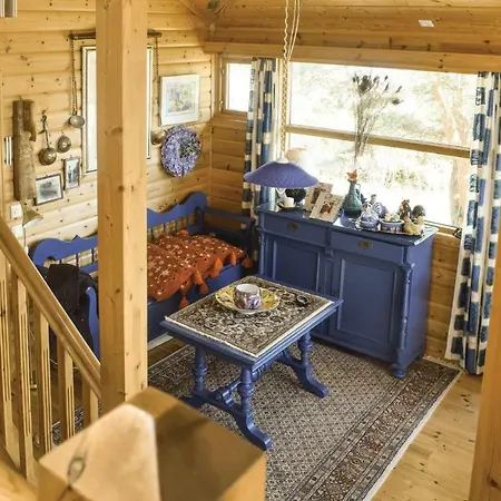 Two Bedroom Holiday In Vesteroy Tatil Evi Skjaerhalden
